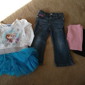 Girl's 2T lot of 4 - Top, Jeans, Leggings - Frozen